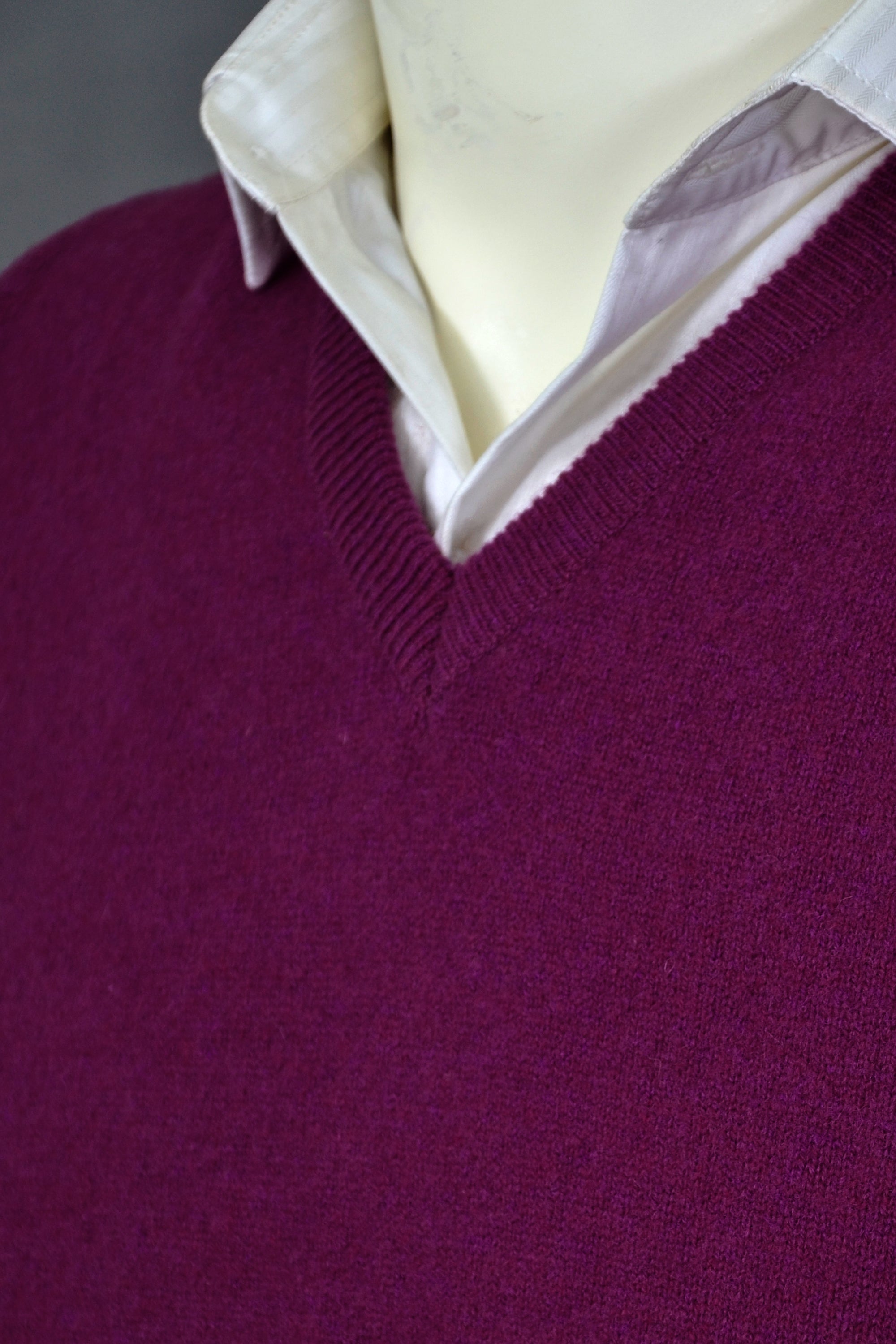 100% Super Lambswool Plain Sleeveless