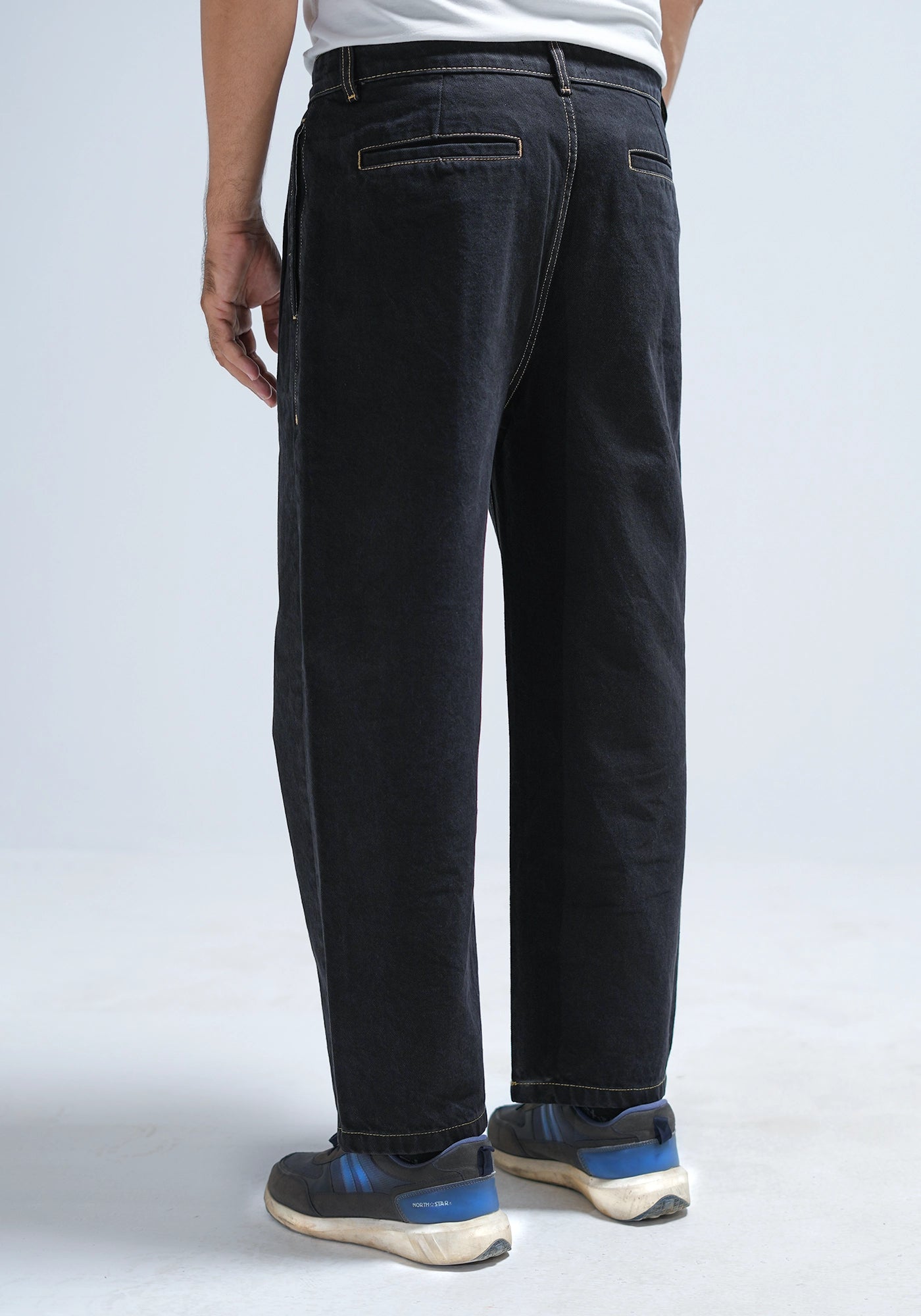 Men Relaxed Fit Pleated Denim Jeans