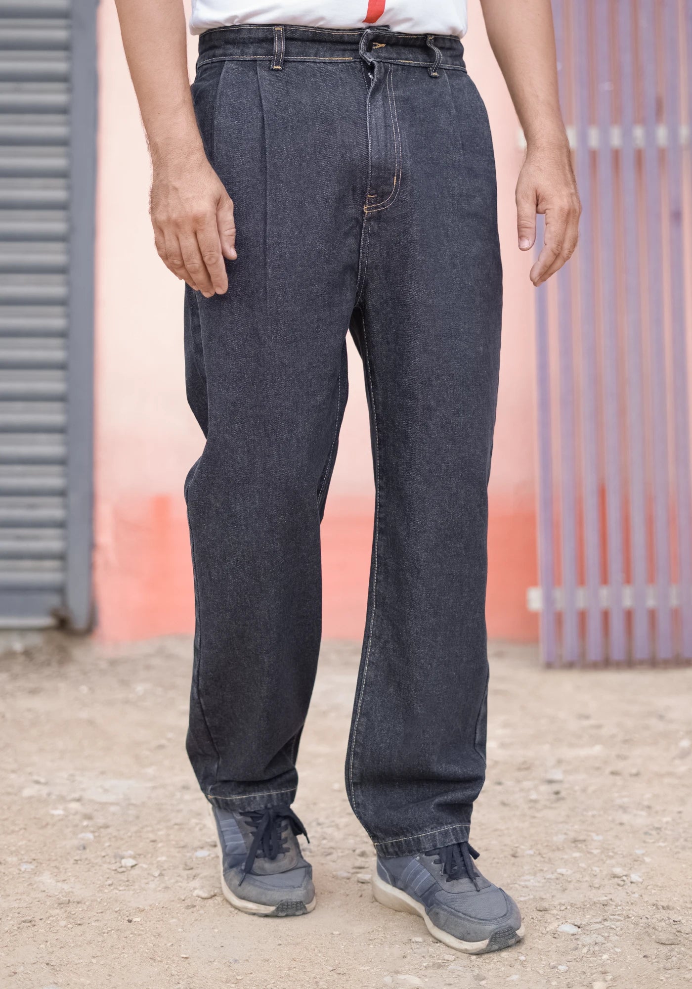 Men Relaxed Fit Pleated Denim Jeans