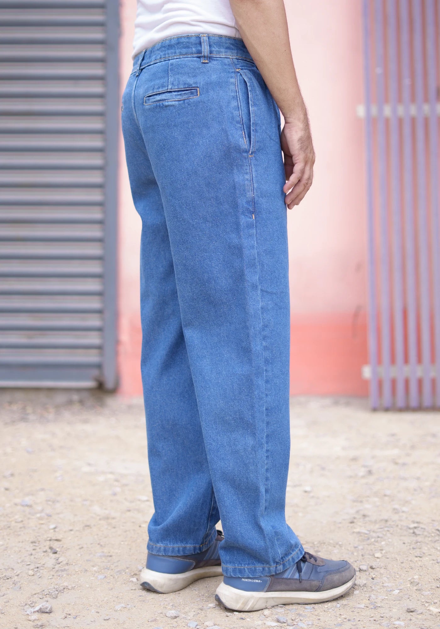 Men Relaxed Fit Pleated Denim Jeans