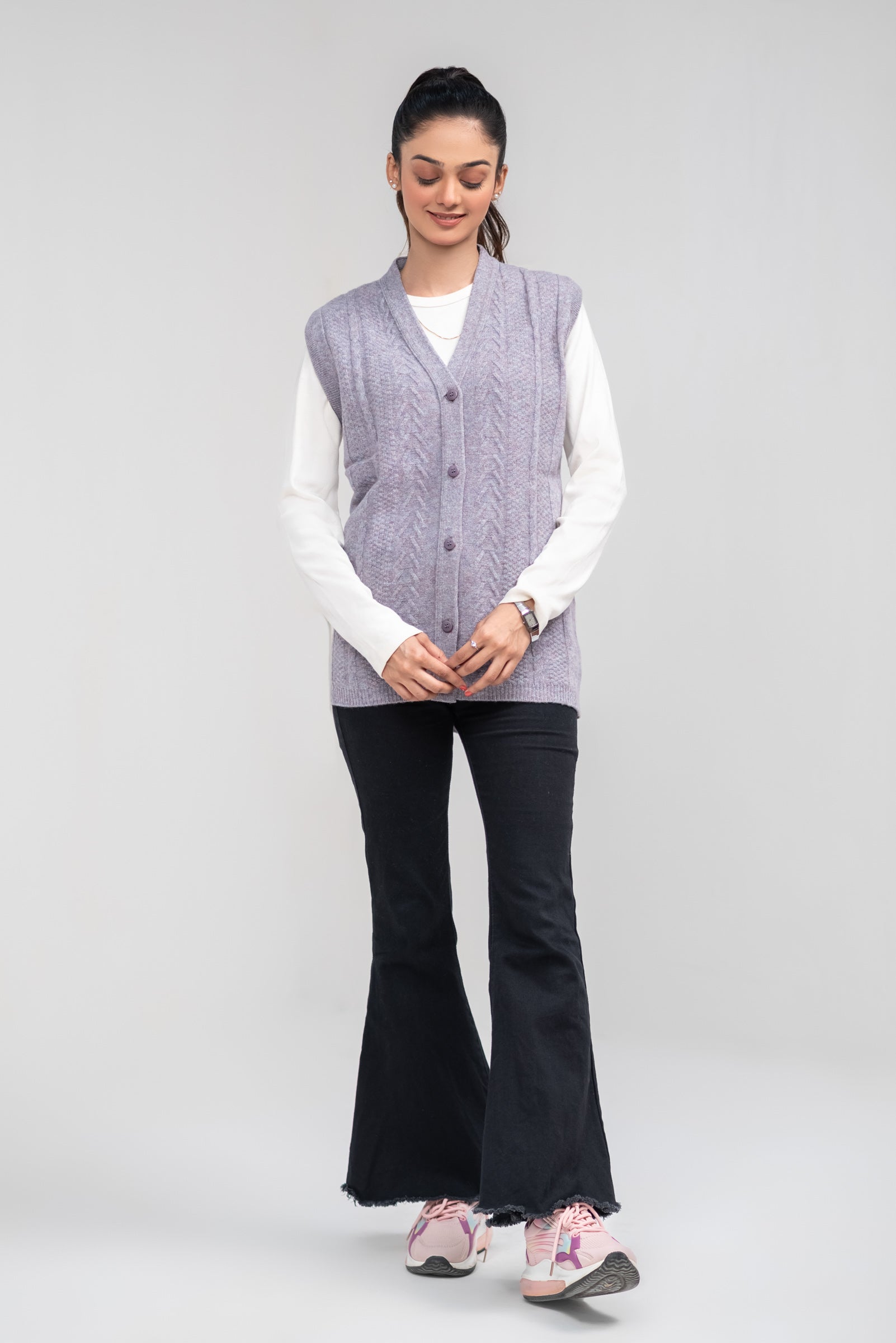 100% Lambswool Sleeve Less Cardigan