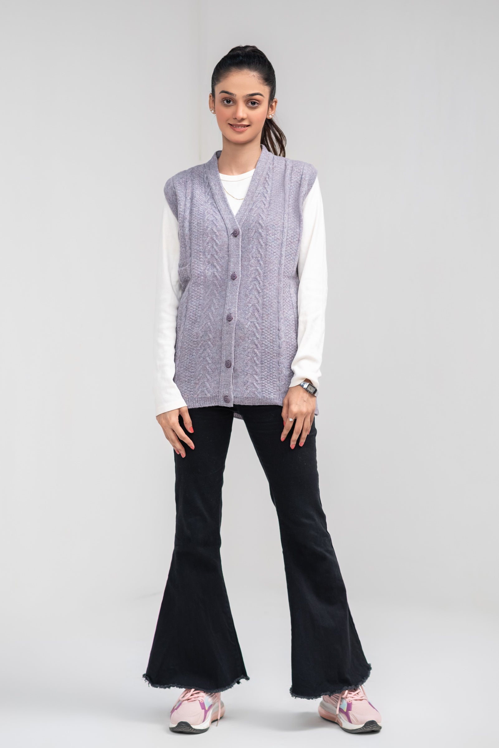 100% Lambswool Sleeve Less Cardigan