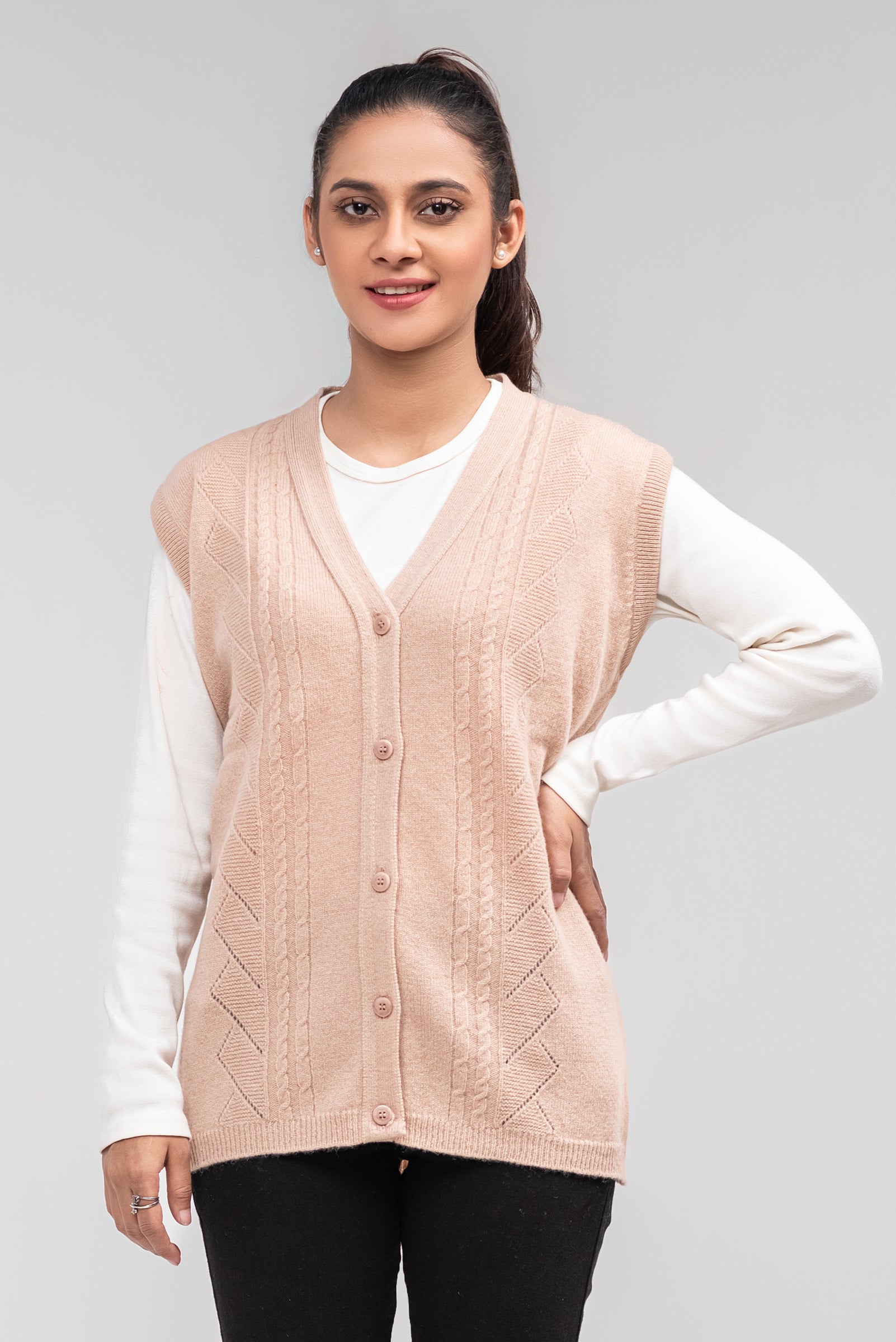 100% Lambswool Sleeve Less Cardigan